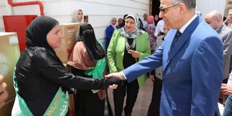 محافظ
      المنيا:
      جهود
      مكثفة
      لتمكين
      المرأة
      وحماية
      الطفل
      ضمن
      المبادرة
      الرئاسية
      لبناء
      الإنسان