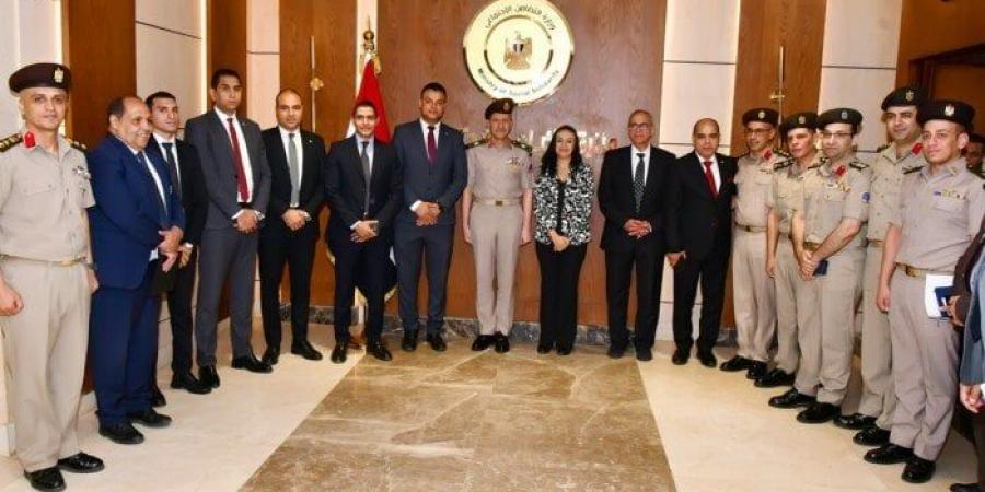بالبلدي: الكلية
      العسكرية
      توقع
      عقد
      اتفاق
      مع
      الإنتاج
      الحربي
      للمشروعات
      الهندسية
      والتوريدات
      العامة