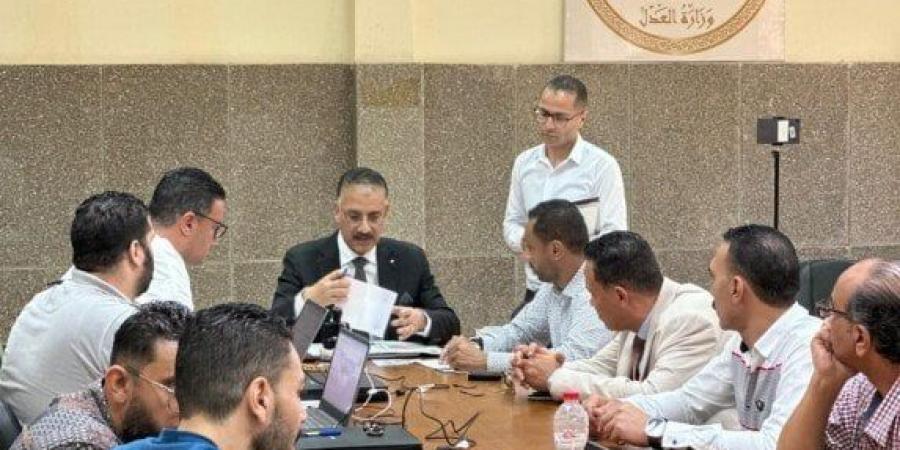 بالبلدي: «أحمد
      جوهر»
      أول
      مرشح
      للشيوخ
      ببورسعيد:«فخور
      إني
      بورسعيدي
      وجاي
      أخدم
      شعبها»