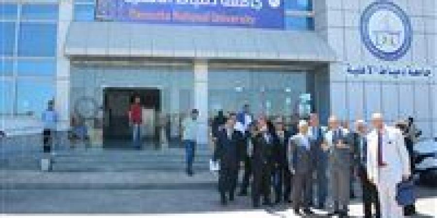 بالبلدي: رئيس
      جامعة
      دمياط
      ووزير
      الآثار
      الأسبق
      يتفقدون
      مقر
      جامعة
      دمياط
      الأهلية