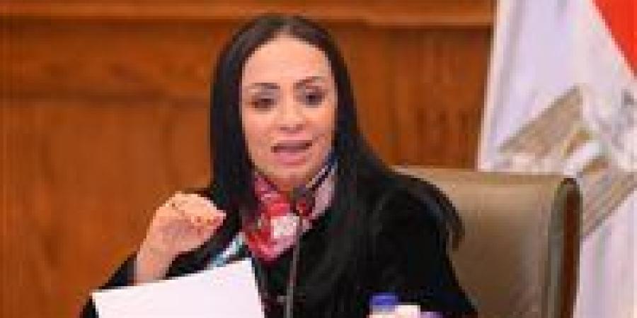 بالبلدي: وزيرة
      التضامن:
      221
      دار
      رعاية
      تخدم
      6000
      طفل
      سنويا
      بمحافظات
      الجمهورية