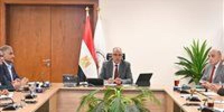 بالبلدي: وزير
      الري
      يتابع
      دراسات
      برنامج
      JCAR
      للتعاون
      البحثي
      بين
      مصر
      وهولندا