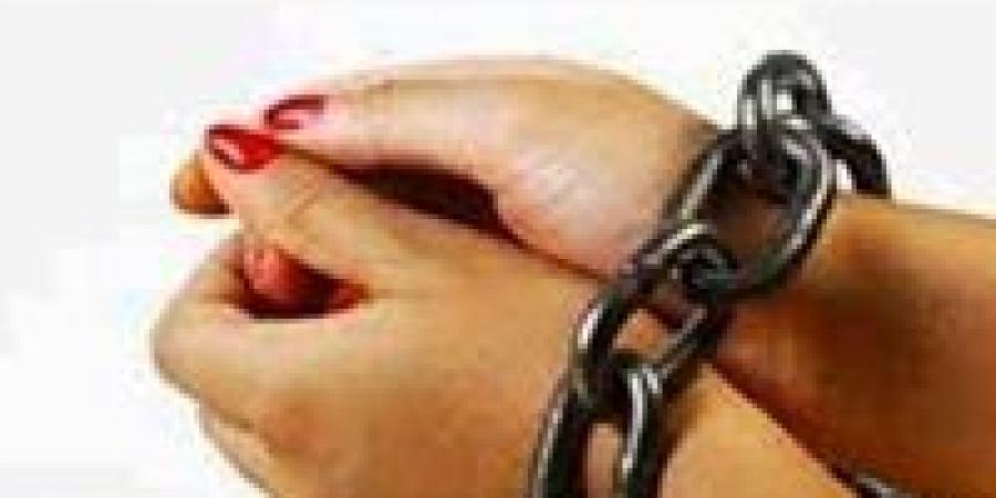 بالبلدي : ضبط
      ربة
      منزل
      وعشيقها
      بتهمة
      قتل
      زوجها
      في
      كفر
      الشيخ