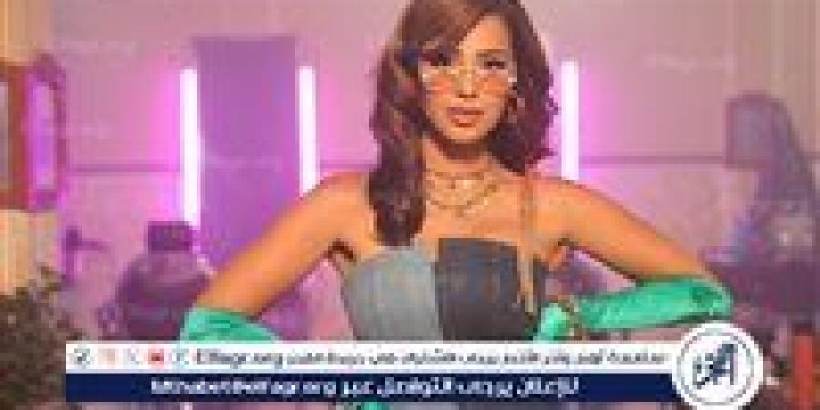 بالبلدي: "الهونولولو"
      تسرق
      الأضواء...
      رنا
      سماحة
      تضرب
      بصيف
      2025
      وتحقق
      نجاح
      ملفت
      بأغنيتها
      الجديدة!