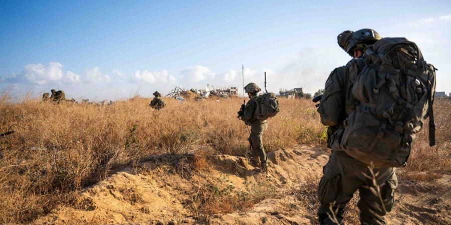 بالبلدي: الجيش
      الإسرائيلي
      يواصل
      قصف
      مواقع
      جنوب
      سوريا
      ويكشف
      عن
      عمليات
      دقيقة
      لتدمير
      "مواقع
      عسكرية"