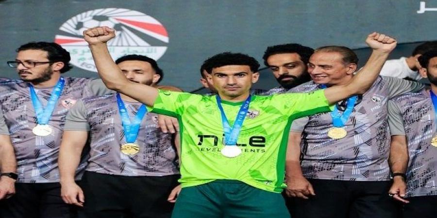 بالبلدي: لاعبو
      الزمالك
      يحتفلون
      بعيد
      ميلاد
      عواد
      في
      المران
      الأول
      لفيريرا