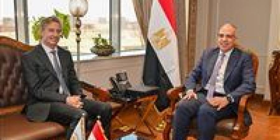بالبلدي: وزير
      الري
      يلتقي
      الممثل
      المقيم
      لبرنامج
      الأمم
      المتحدة
      الإنمائي
      في
      مصر