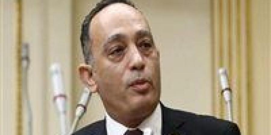 بالبلدي : برلماني:
      "مينفعش
      نناقش
      تعديلات
      قانون
      التعليم
      ونوافق
      عليها
      في
      أسبوع
      فقط"