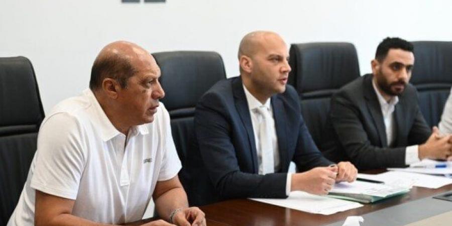 بالبلدي: لجنة
      اعتماد
      تراخيص
      الأكاديميات
      تعقد
      اجتماعها
      الأول