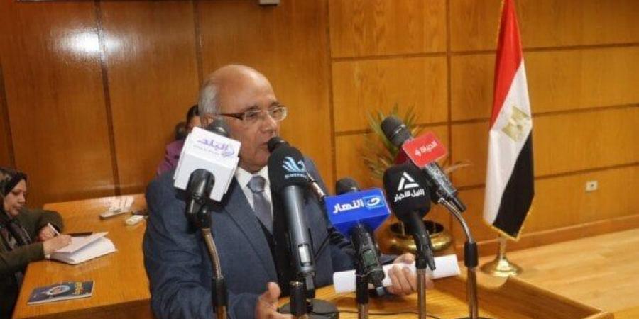 بالبلدي: تعزيز
      التعاون
      مع
      «البريكس»..
      .رئيس
      تجارية
      القليوبية
      يدعو
      لدعم
      الاقتصاد
      المصري
      عبر
      بنك
      التنمية
      الجديد