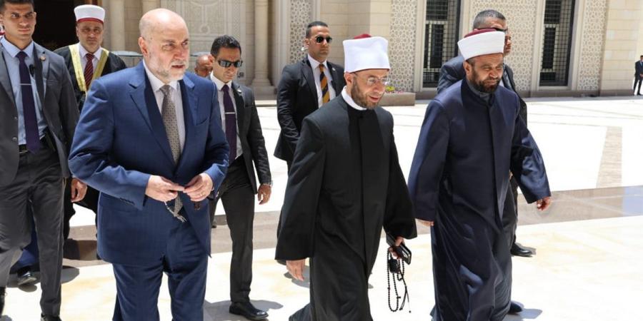 بالبلدي: وزير
      الأوقاف
      يستقبل
      نظيره
      الفلسطيني
      وقاضي
      قضاة
      فلسطين