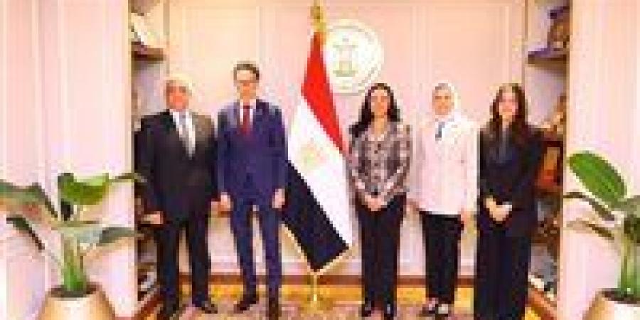 بالبلدي: وزيرة
      التضامن
      تلتقي
      رئيس
      بعثة
      اللجنة
      الدولية
      للصليب
      الأحمر