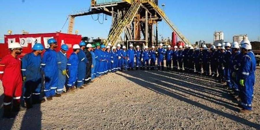 بالبلدي : وزير
      البترول
      يجري
      زيارة
      ميدانية
      إلى
      موقع
      بئر
      ”بيجونا-2”
      الواقع
      ضمن
      منطقة
      امتياز
      ”نيو
      منزلة”
      بالدقهلية