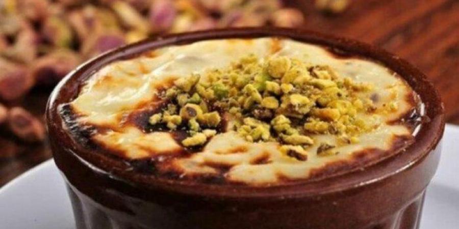 بالبلدي: غنية
      بالقشطة
      والمكسرات..
      طريقة
      عمل
      أم
      علي
      زي
      المحلات