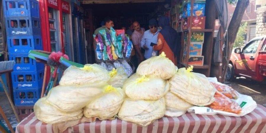 بالبلدي: «خبز
      الغلابة
      ليس
      للبيع»..
      محافظ
      الدقهلية
      يتدخل
      لضبط
      مخالفة
      بيع
      خبز
      مدعم