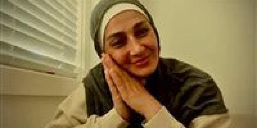 بالبلدي: حلا
      شيحة:
      أنا
      كنت
      بحب
      ربنا
      وقريبة
      منه..
      ومرحلة
      الطلاق
      ماكنتش
      سهلة