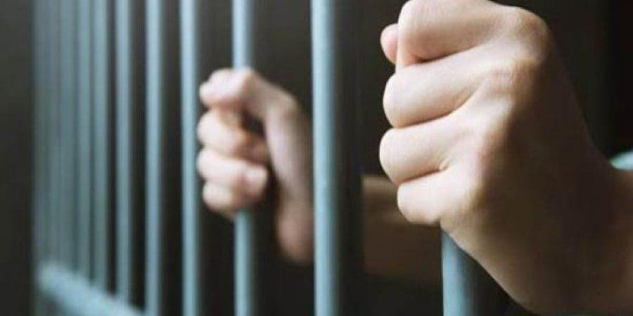 بالبلدي : جريمة
      سائق
      توكتوك
      بالبحيرة
      تنتهى
      به
      خلف
      القضبان..
      المتهم
      يعترف
      والنيابة
      تجدد
      حبسه
      15يومًا