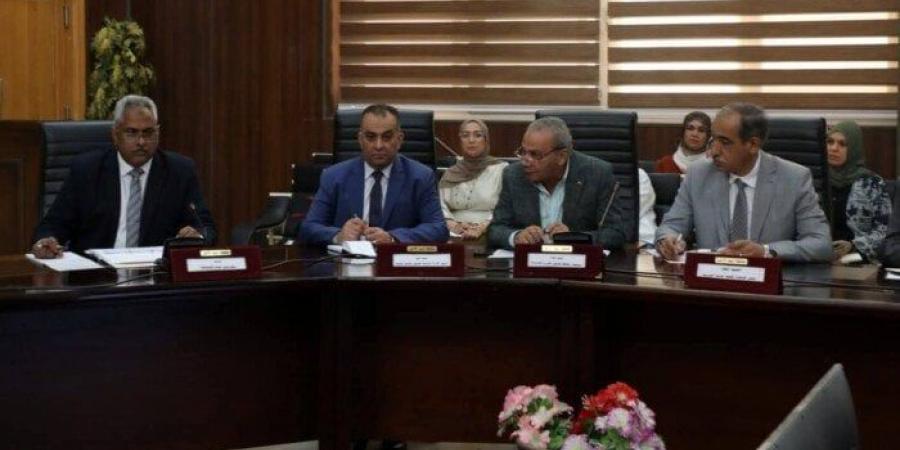 بالبلدي : محافظ
      البحر
      الأحمر:
      استكمال
      مشروعات
      الممشى
      السياحي
      يفتح
      آفاقًا
      جديدة
      للسياحة
      الشاطئية