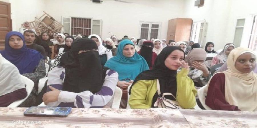 بالبلدي: جامعة
      جنوب
      الوادي
      تواصل
      ندواتها
      في
      المشروع
      القومي
      لمحو
      الأمية
      بدشنا