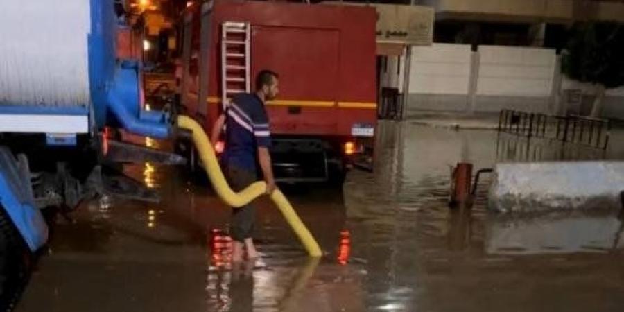 بالبلدي: كسر
      خط
      مياه
      شرب
      ٤٠٠
      مليمتر
      بحي
      ثالث
      مدينة
      الإسماعيلية
      –
      القاهرة
      تايمز