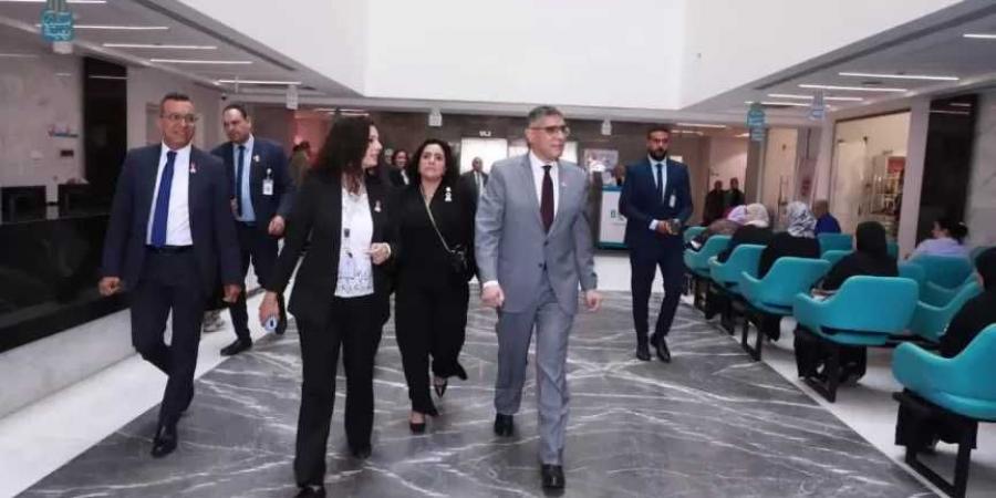 محافظ
      الجيزة
      يتفقد
      مستشفى
      ”بهية”
      للكشف
      المبكر
      عن
      سرطان
      الثدي
      وعلاجه
      بمدينة
      الشيخ
      زايد
