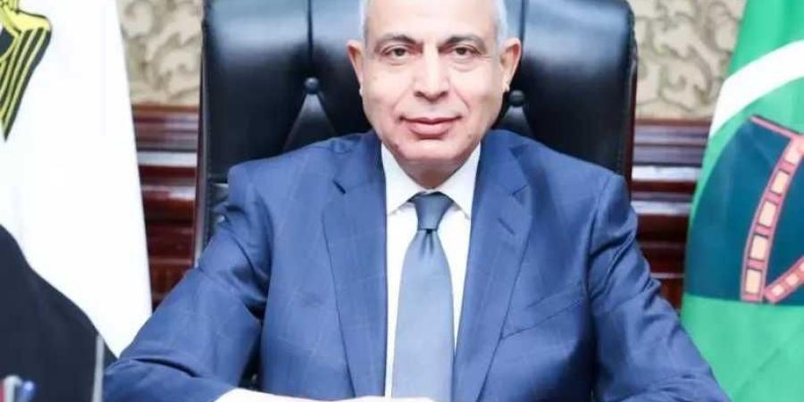 محافظ
      المنيا:
      تطوير
      البنية
      التحتية
      وخدمة
      المواطن
      أولوية
      قصوى