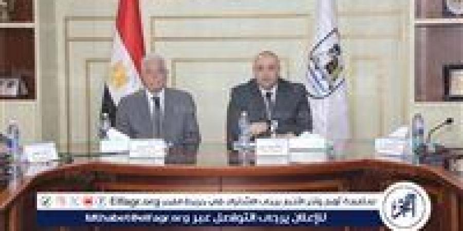 بالبلدي: محافظ
      بني
      سويف:
      رؤيتنا
      التنموية
      ترتكز
      على
      جودة
      الحياة
      والاقتصاد
      وتطوير
      الإدارة