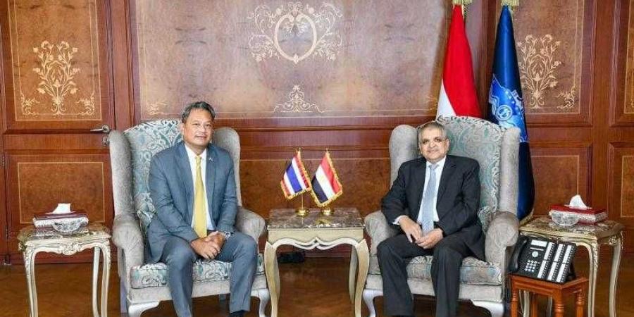 بالبلدي : رئيس
      هيئة
      قناة
      السويس
      يبحث
      سبل
      التعاون
      المشترك
      مع
      سفير
      تايلاند
      في
      مجال
      الخدمات
      البحرية