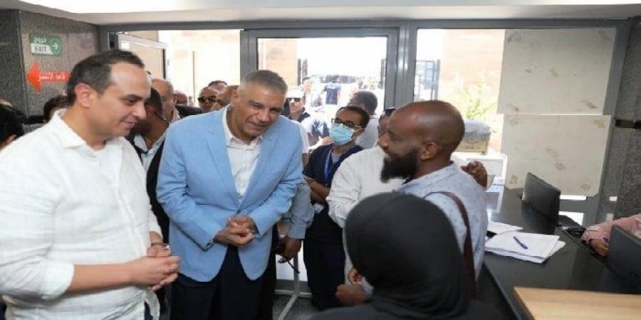 بالبلدي: لتعزيز
      التأمين
      الصحي
      الشامل..
      محافظ
      أسوان
      ورئيس
      «الرعاية
      الصحية»
      يتفقدان
      مستشفى
      المسلة