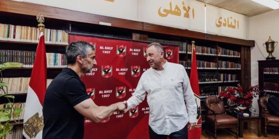 بالبلدي: بسبب
      الزمالك..
      إدارة
      البنك
      الأهلي
      تثير
      استياء
      محمود
      الخطيب