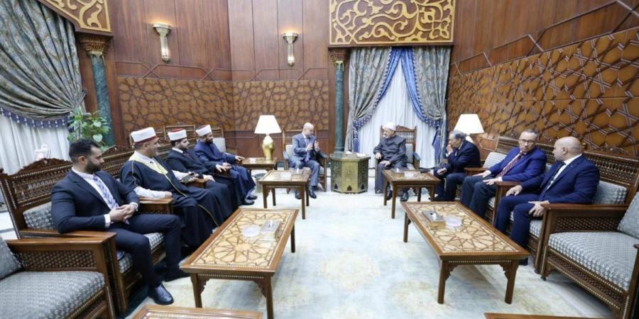 بالبلدي: شيخ
      الأزهر
      يستقبل
      قاضي
      قضاة
      فلسطين
      ووزير
      الأوقاف
      الفلسطيني