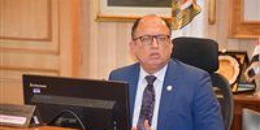 بالبلدي : مجلس
      جامعة
      حلوان
      يستهل
      جلسته
      بتحية
      للجيش
      والقوات
      المسلحة
      في
      ذكرى
      30
      يونيو
