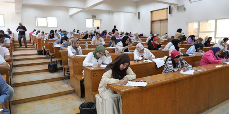 بالبلدي: انطلاق
      امتحانات
      التعليم
      المدمج
      بجامعة
      القاهرة
      بمشاركة
      30
      ألف
      طالب
      وطالبة