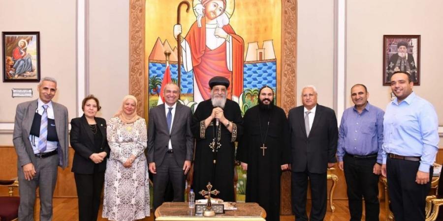 بالبلدي : رئيس
      البنك
      الزراعي
      المصري
      يلتقي
      قداسة
      البابا
      تواضروس
      الثاني لتعزيز
      التعاون
      والتوسع
      في
      تمويل
      مشروعات
      الأديرة