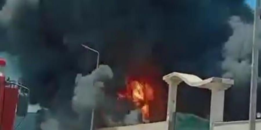 بالبلدي : حريق
      يلتهم
      مصنع
      لصناعات
      الإسفنج
      بدمياط..
      والدفع
      بـ20
      سيارة
      إطفاء