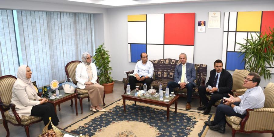 بالبلدي : جامعة
      عين
      شمس
      ومحافظة
      القاهرة
      تبحثان
      التعاون
      في
      مجالات
      التطوير
      والتنمية
      المجتمعية