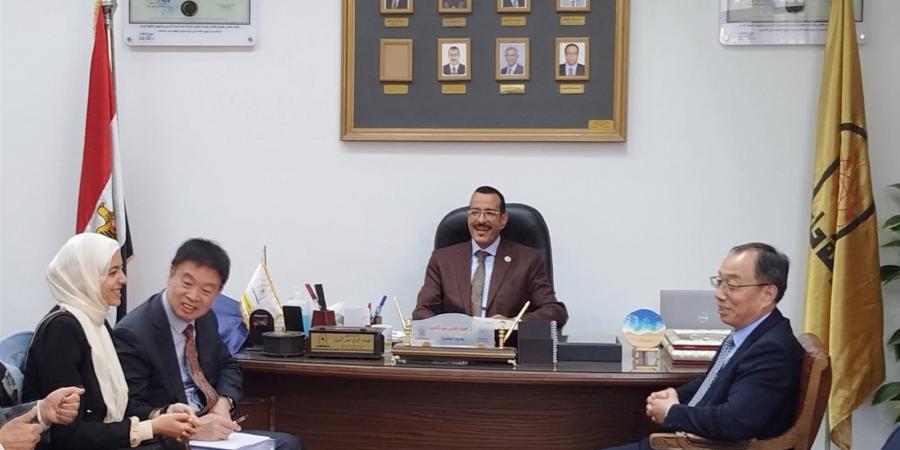 بالبلدي : جامعة
      حلوان
      تستقبل
      وفدًا
      من
      جامعة
      شاندونج
      نورمال
      الصينية
      لتعزيز
      التعاون