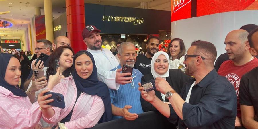 بالبلدي: أحمد
      السقا
      يشعل
      دبي
      بعرض
      أكشن
      وسط
      تصفيق
      الجمهور
      في
      فيلم
      "أحمد
      وأحمد"
