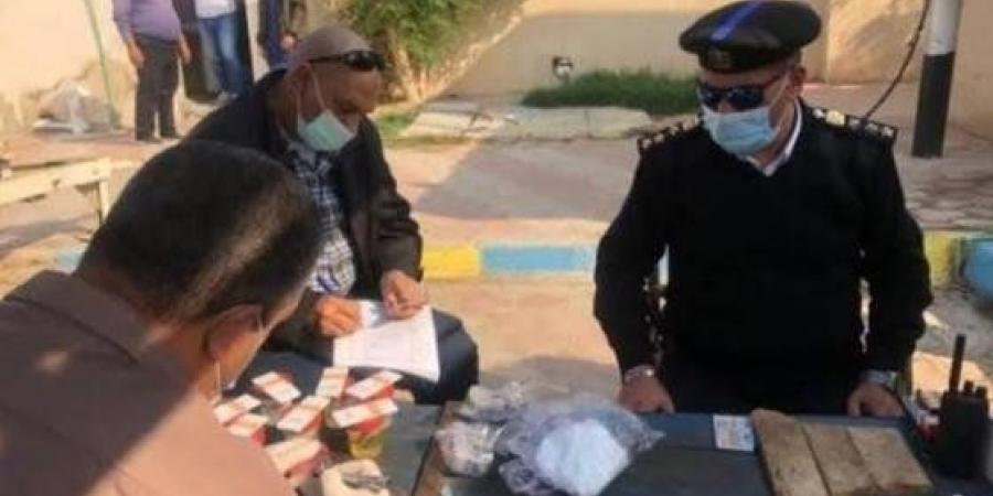 بالبلدي: للحد
      من
      حوادث
      الطرق..
      حملات
      مفاجئة
      للكشف
      على
      متعاطى
      المخدرات
      بالطرق
      السريعة
      بـ
      أسوان
      –
      القاهرة
      تايمز