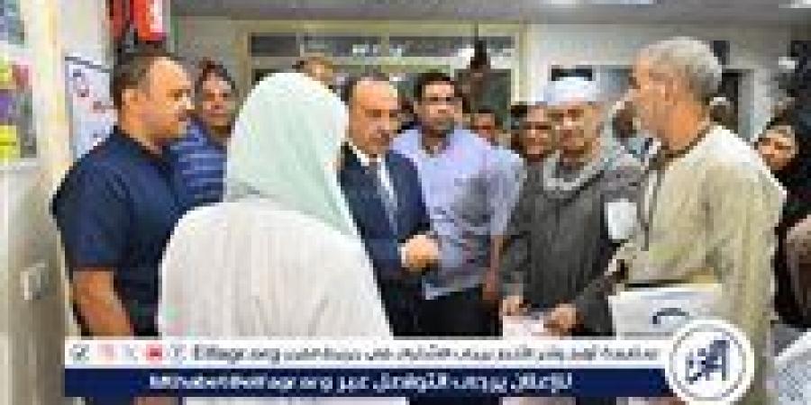 بالبلدي: محافظ
      أسيوط
      يتفقد
      سير
      العمل
      بعيادة
      التأمين
      الصحي
      بمجمع
      المصالح
      الحكومية