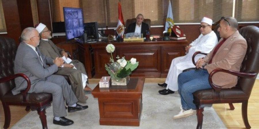 بالبلدي: محافظ
      الغربية
      يستقبل
      وفدًا
      من
      المنظمة
      العالمية
      لخريجي
      الأزهر
      بالغربية