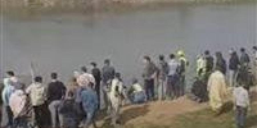 بالبلدي: انتشال
      جثة
      شخص
      جراء
      غرفه
      بنهر
      النيل
      في
      الوراق