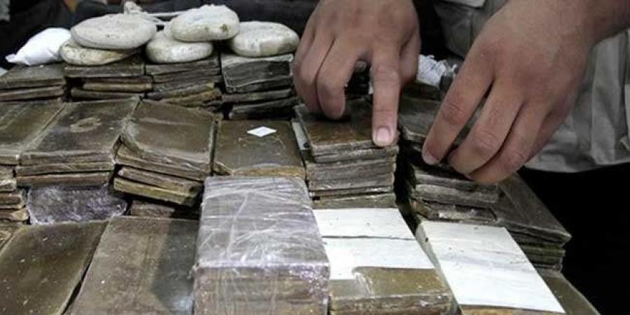 بالبلدي: الميديا
      فضحتهم..
      تحقيقات
      مع
      عصابة
      تجارة
      الكيف
      في
      السلام