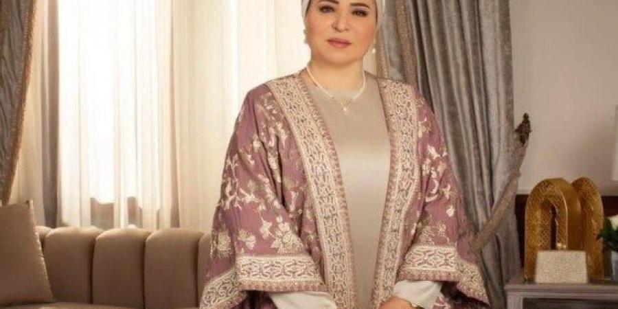بالبلدي : السيدة
      انتصار
      السيسى
      تتواصل
      هاتفيًا
      مع
      والدة
      الضابط
      نور
      امتياز
      كامل