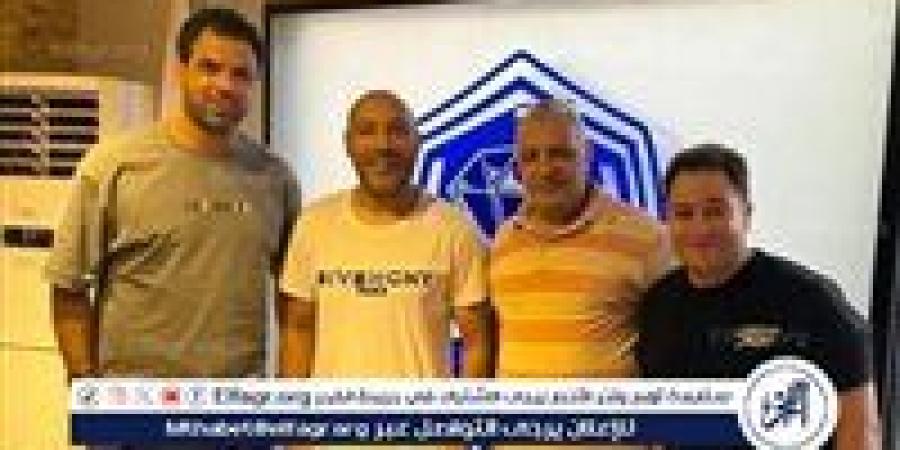 بالبلدي: رسميًا..
      أيمن
      عبد
      العزيز
      مديرًا
      فنيًا
      لفريق
      دياموند
      استعدادًا
      للموسم
      الجديد
      بالقسم
      الثاني
      "ب"