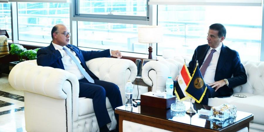 بالبلدي : وزير
      الزراعة
      ورئيس
      هيئة
      الرقابة
      المالية
      يعقدان
      اجتماعاً
      لتسريع
      تنفيذ
      خطط
      عمل
      صندوق
      التكافل
      الزراعي