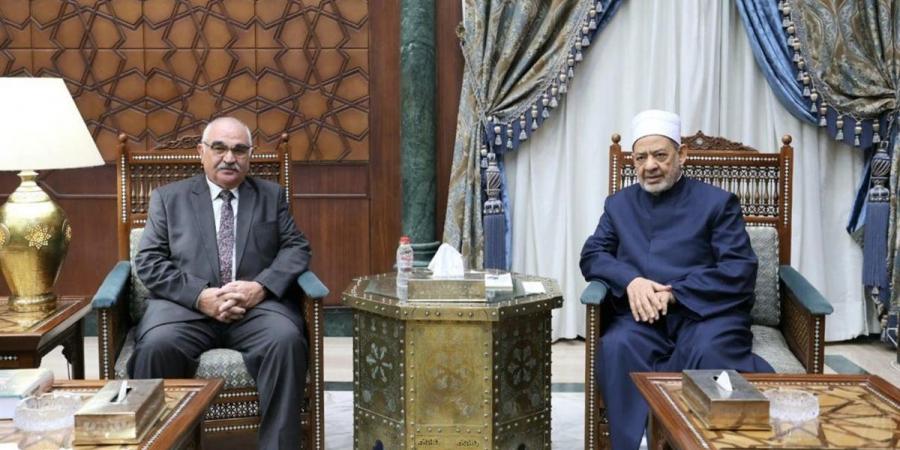 بالبلدي: شيخ
      الأزهر
      يستقبل
      رئيس
      هيئة
      قضايا
      الدولة
      ويهنئه
      بمنصبه
      الجديد