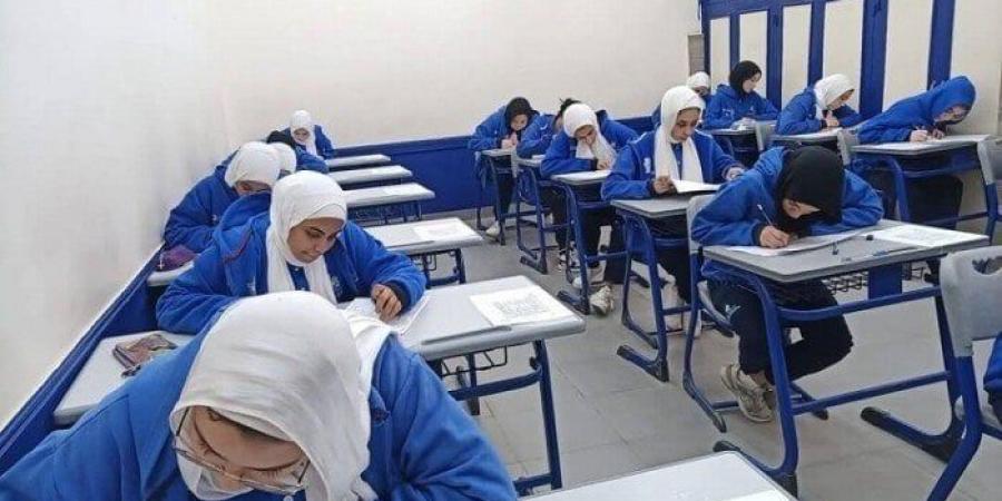 بالبلدي : تنسيق
      مدارس
      WE
      وتوشيبا
      العربي
      2025..
      الحد
      الأدنى
      للقبول
      والمصاريف