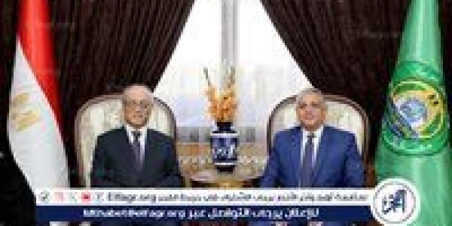 بالبلدي: محافظ
      الإسماعيلية
      يستقبل
      سفير
      اليابان
      بالقاهرة
      لبحث
      سبل
      التعاون
      المشترك