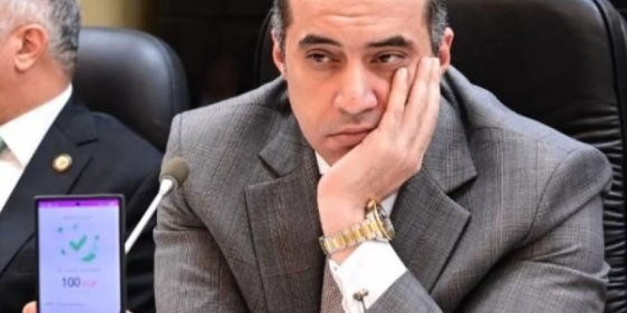 بالبلدي: الوزير
      محمود
      فوزي
      يرد
      عمليًا
      على
      أزمة
      الاتصالات
      بتحويل
      فوري
      لنجله
      أمام
      النواب
      –
      القاهرة
      تايمز